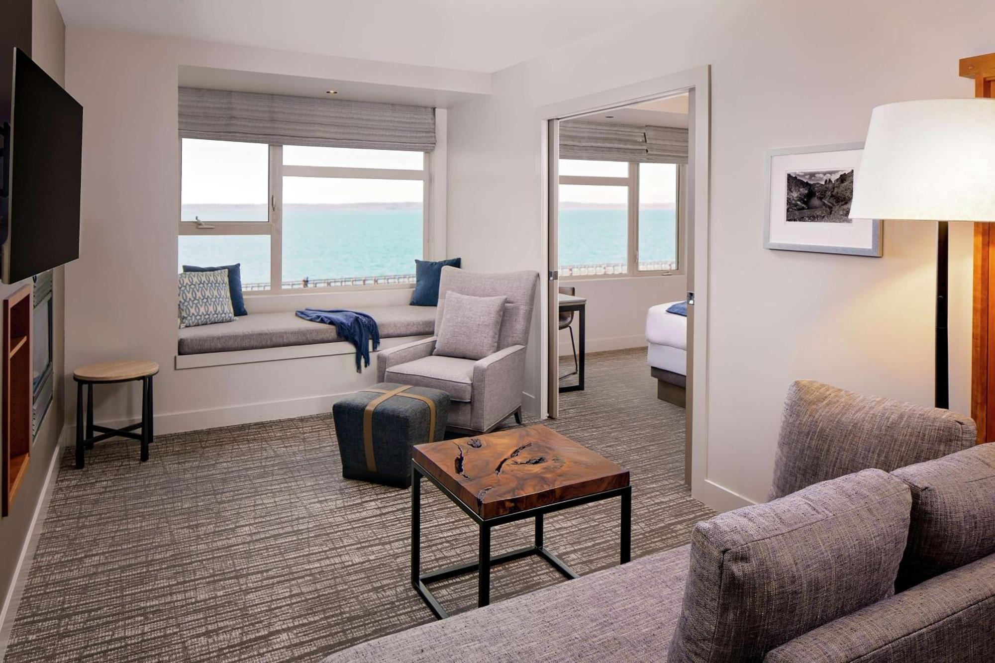 One-Bedroom King Suite Bay View